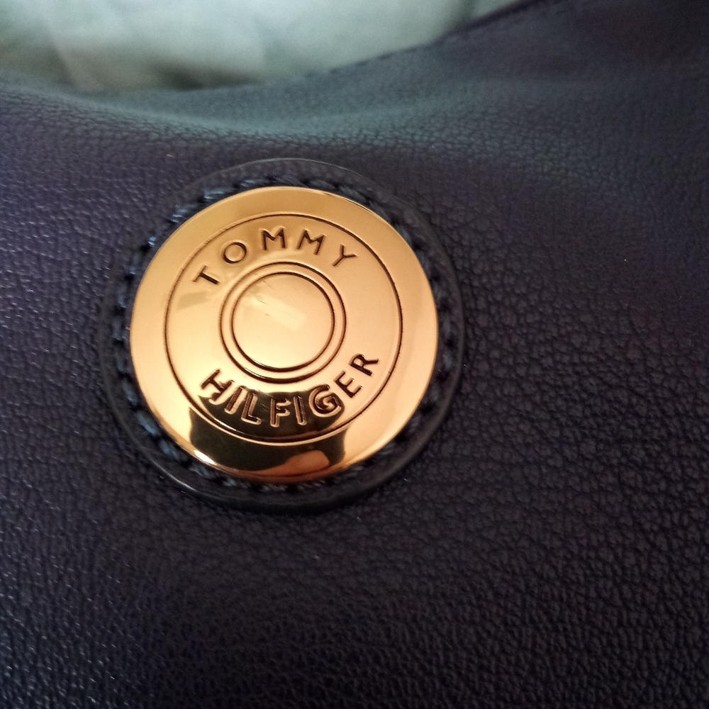 🎇 SOLD 🎇Tommy Hilfiger bag - Picture 3 of 9